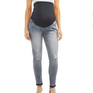 TIME AND TRU Maternity Ripped Jeans